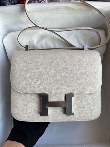 Constance Epsom ck10 Krémes fehér Ezüst díszítéssel 24cm a Teljes Kézzel készített