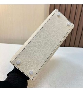 ケリーソCk10クリーミーなホワイト&ブラック銀色のハードウェア25cm完全に手作りPhw