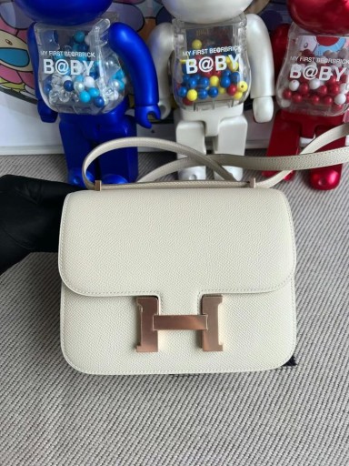 Constance Epsom Ck10 크리미 화이트 로즈 골드 하드웨어 18cm 전체 핸드