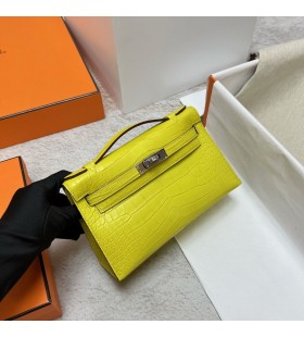 Mini pochette en Alligator mat Citron jaune Argent MatÃ©riel Phw 22cm Plein fait Ã  la Main